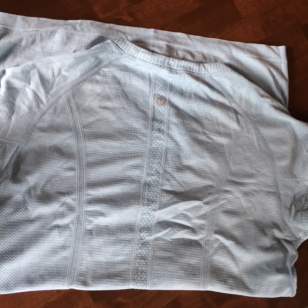 Lululemon Swiftly Tech crewneck